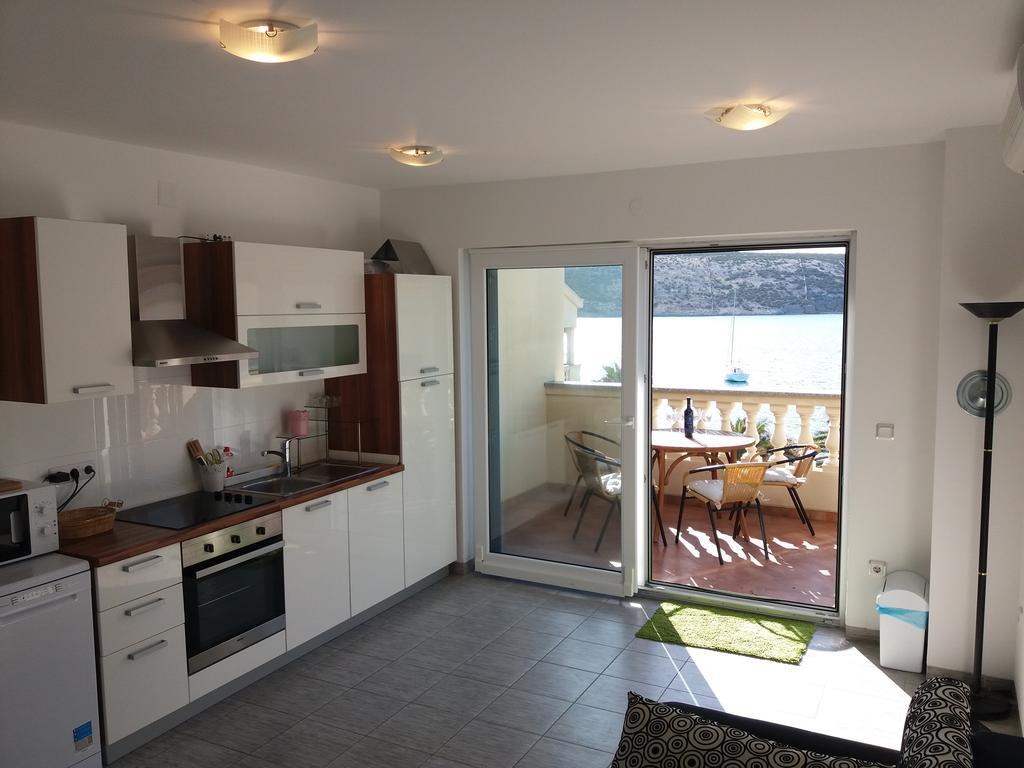 Apartments Next To Sea Maris Novalja Exterior photo