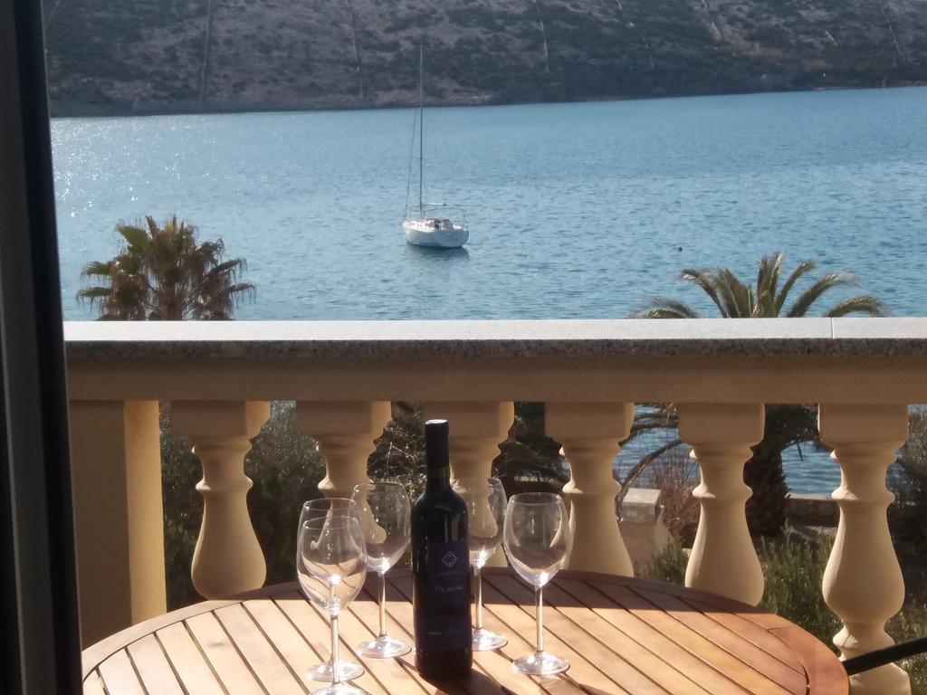 Apartments Next To Sea Maris Novalja Room photo
