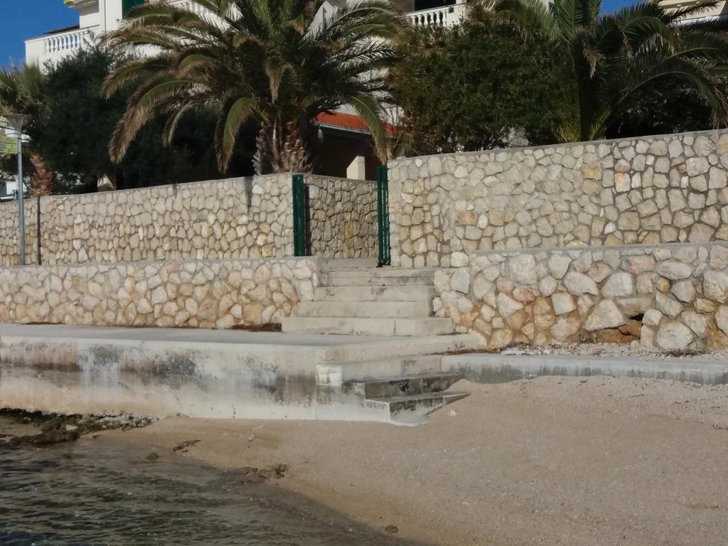 Apartments Next To Sea Maris Novalja Exterior photo