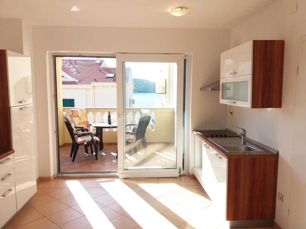 Apartments Next To Sea Maris Novalja Exterior photo